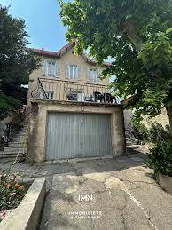 nids de guêpes 13015